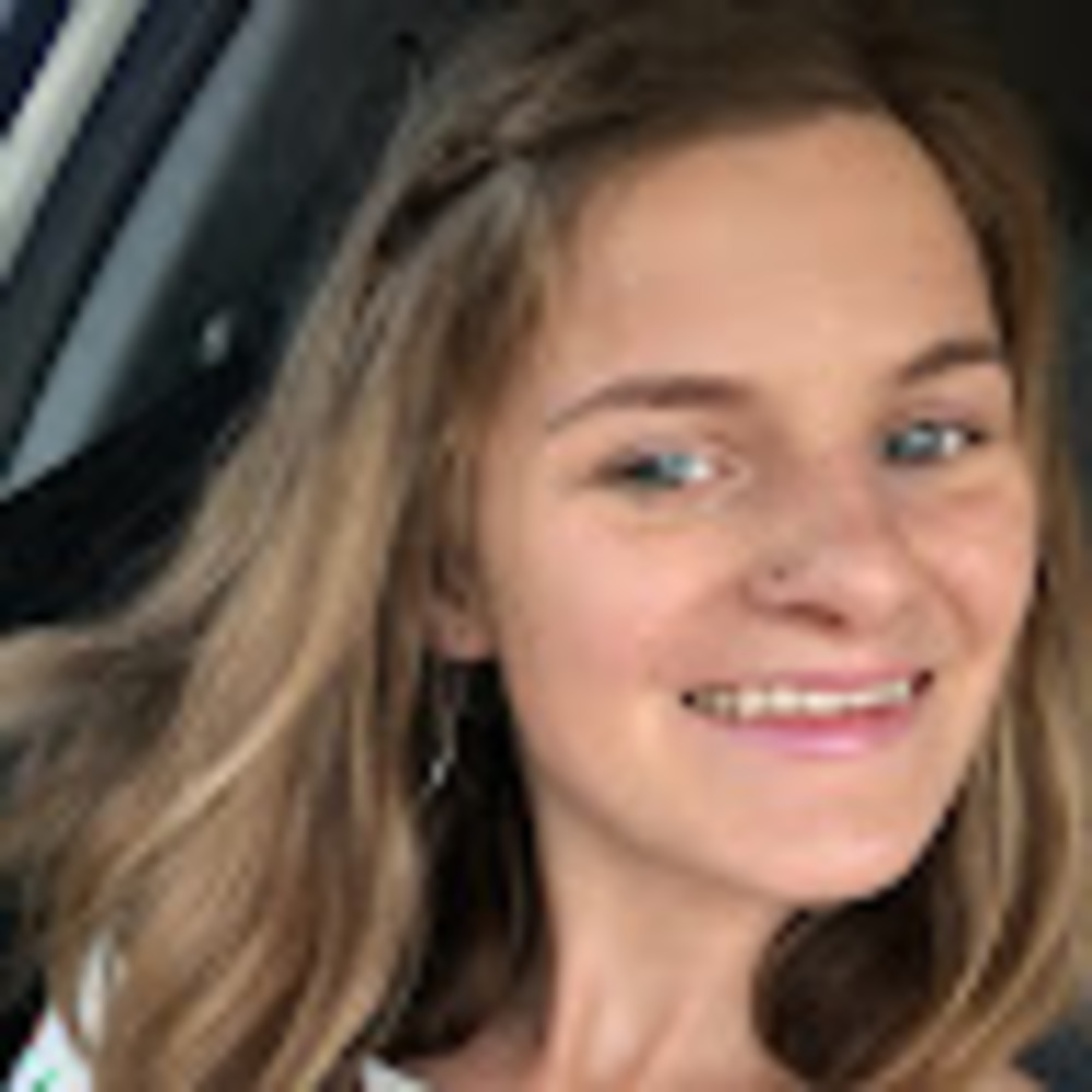 Meet your Posher, Becca